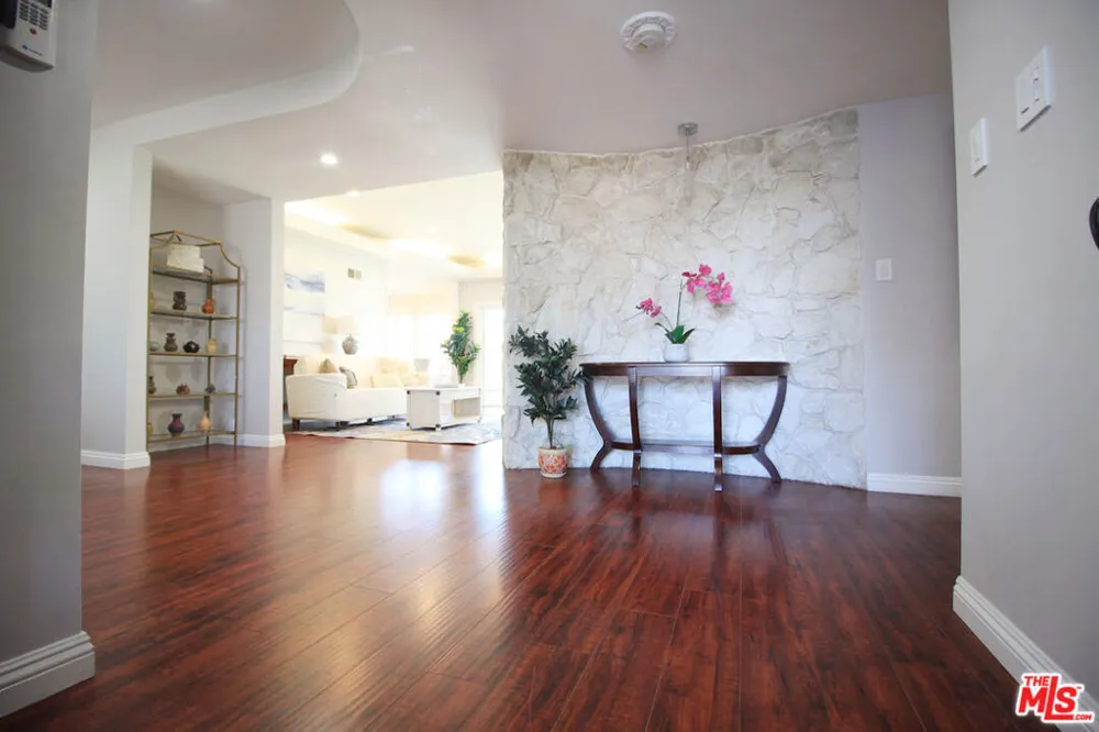 6605 S Sherbourne Drive Los Angeles, CA 90056