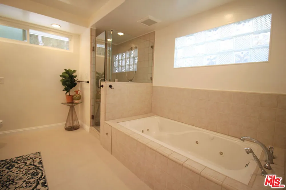 6605 S Sherbourne Drive Los Angeles, CA 90056