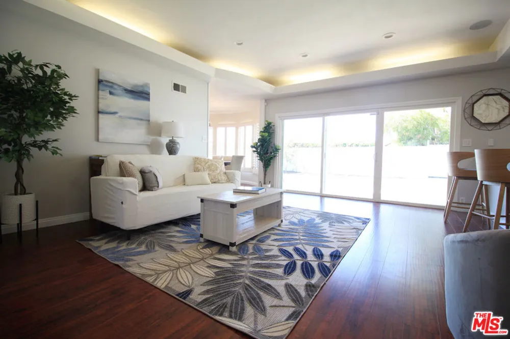 6605 S Sherbourne Drive Los Angeles, CA 90056