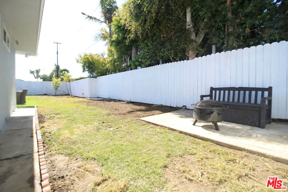 6605 S Sherbourne Drive Los Angeles, CA 90056