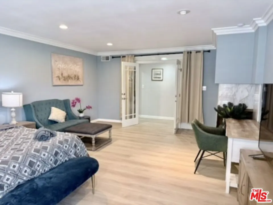 6605 S Sherbourne Drive Los Angeles, CA 90056