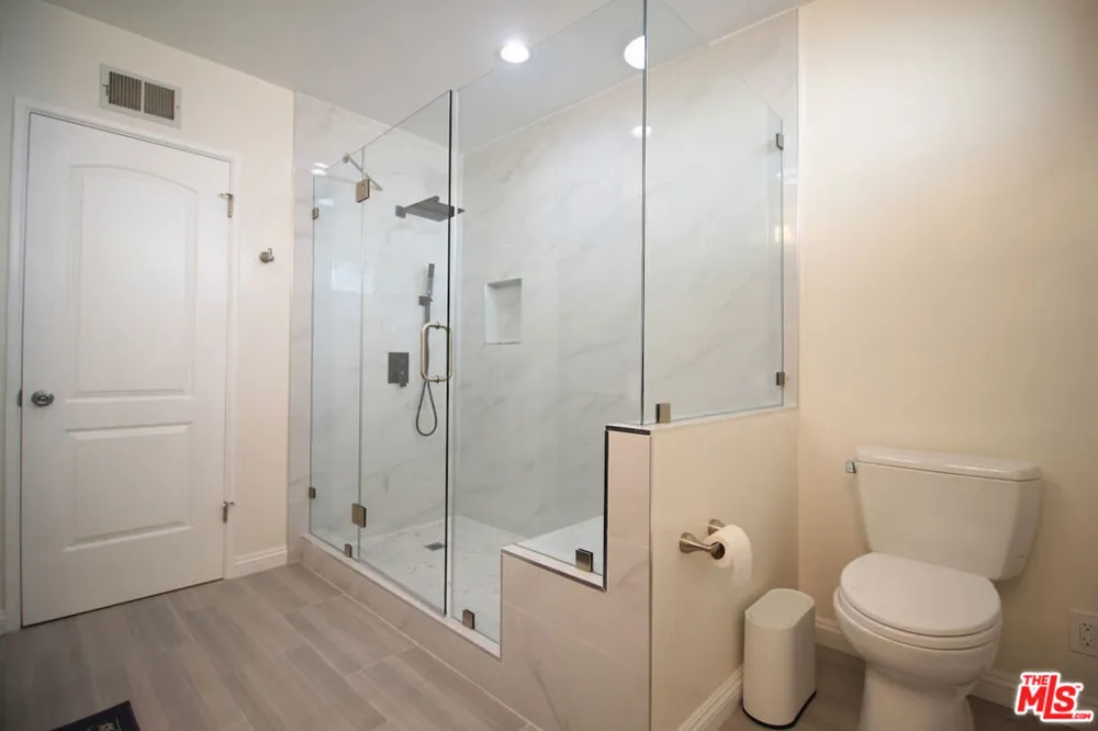 6605 S Sherbourne Drive Los Angeles, CA 90056
