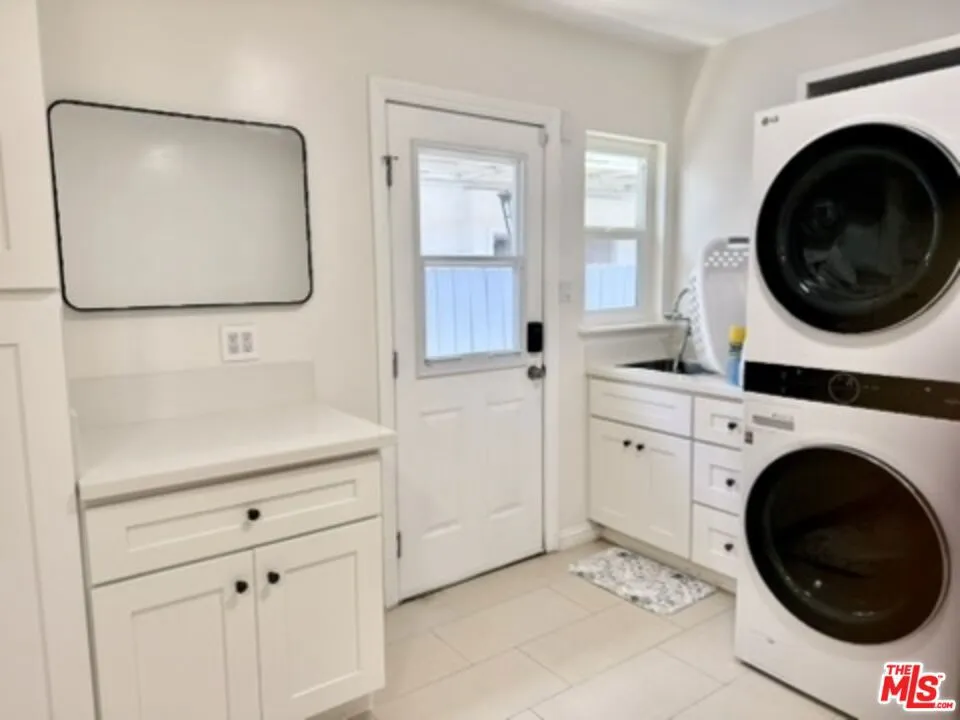 6605 S Sherbourne Drive Los Angeles, CA 90056