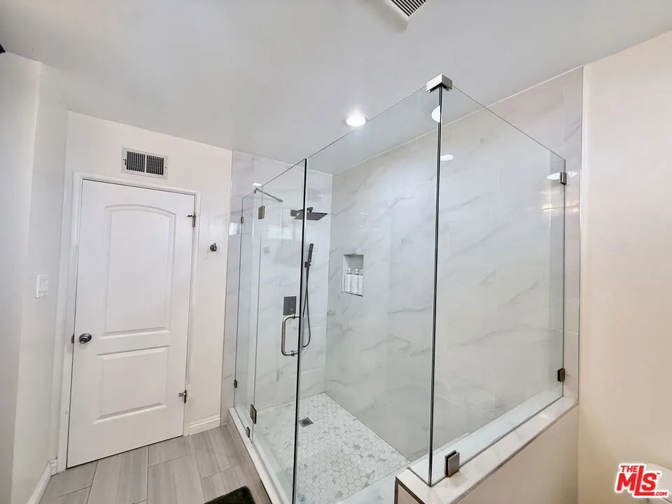 6605 S Sherbourne Drive Los Angeles, CA 90056