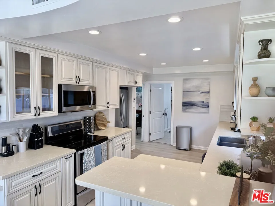 6605 S Sherbourne Drive Los Angeles, CA 90056