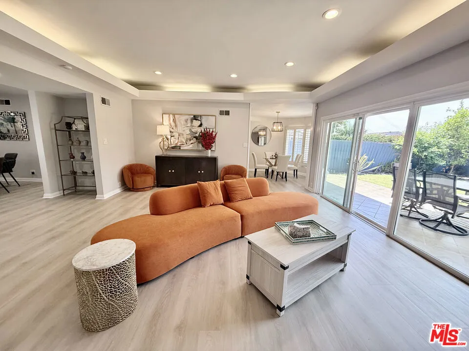 6605 S Sherbourne Drive Los Angeles, CA 90056