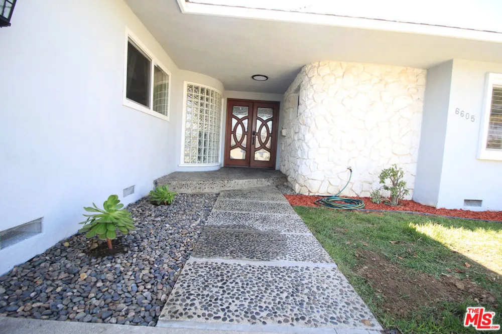 6605 S Sherbourne Drive Los Angeles, CA 90056