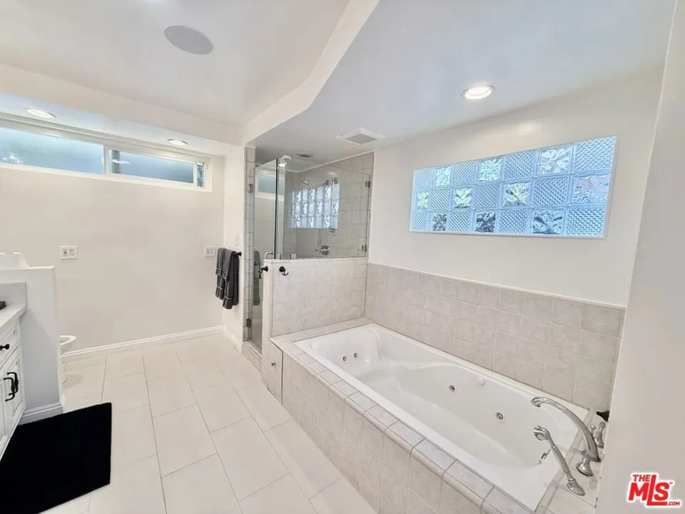 6605 S Sherbourne Drive Los Angeles, CA 90056