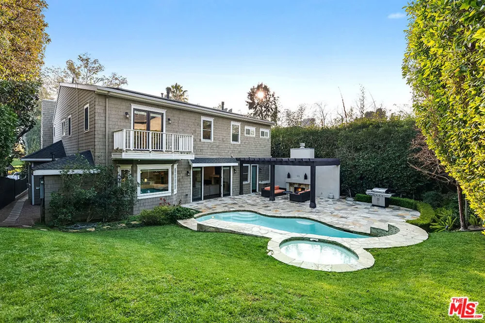 10161 VALLEY SPRING LANE Toluca Lake, CA 91602