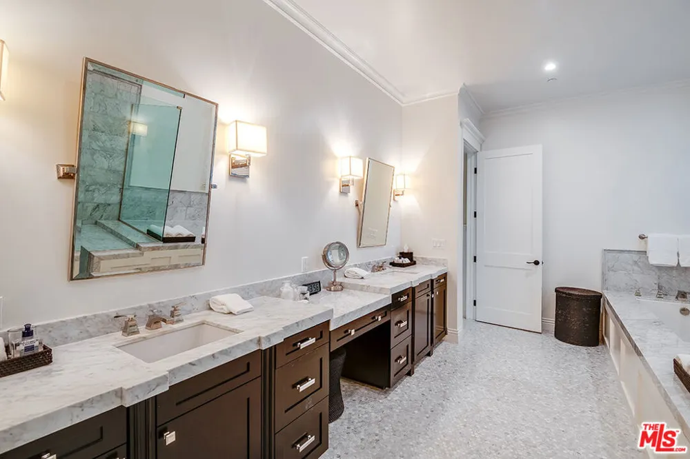 10161 VALLEY SPRING LANE Toluca Lake, CA 91602