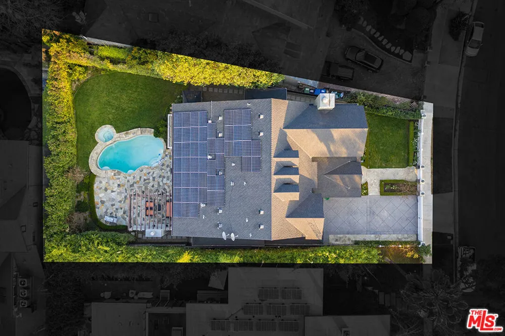 10161 VALLEY SPRING LANE Toluca Lake, CA 91602