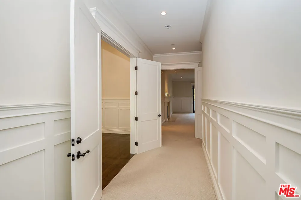 10161 VALLEY SPRING LANE Toluca Lake, CA 91602
