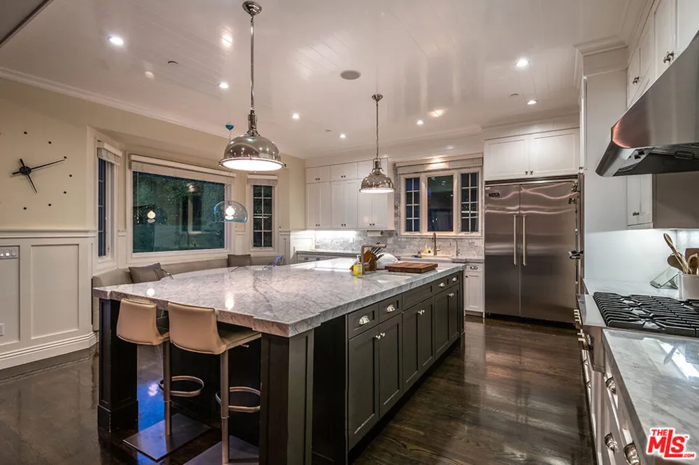 10161 VALLEY SPRING LANE Toluca Lake, CA 91602