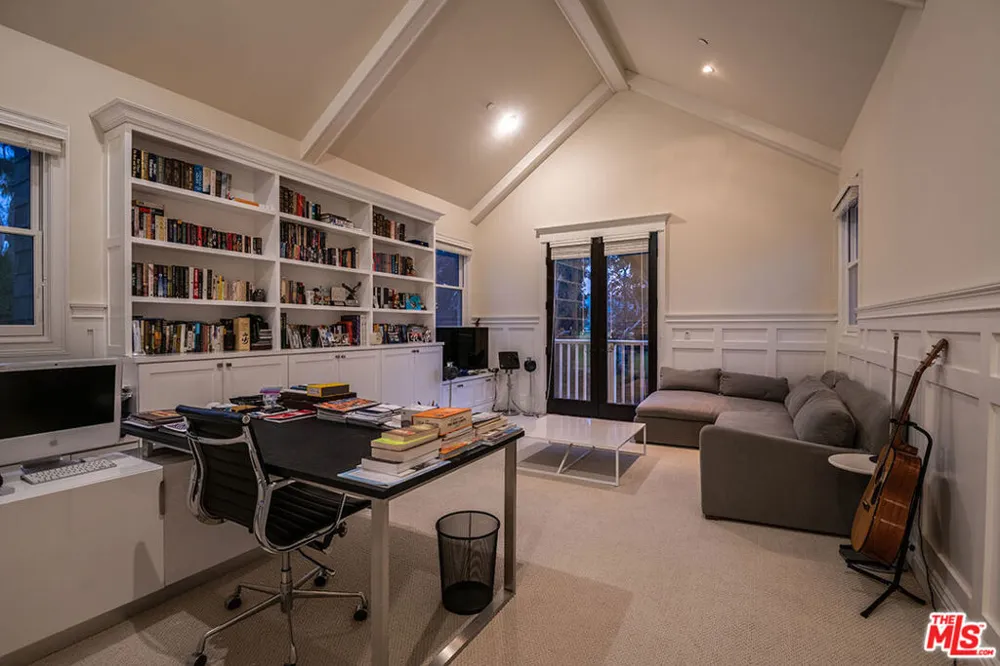 10161 VALLEY SPRING LANE Toluca Lake, CA 91602