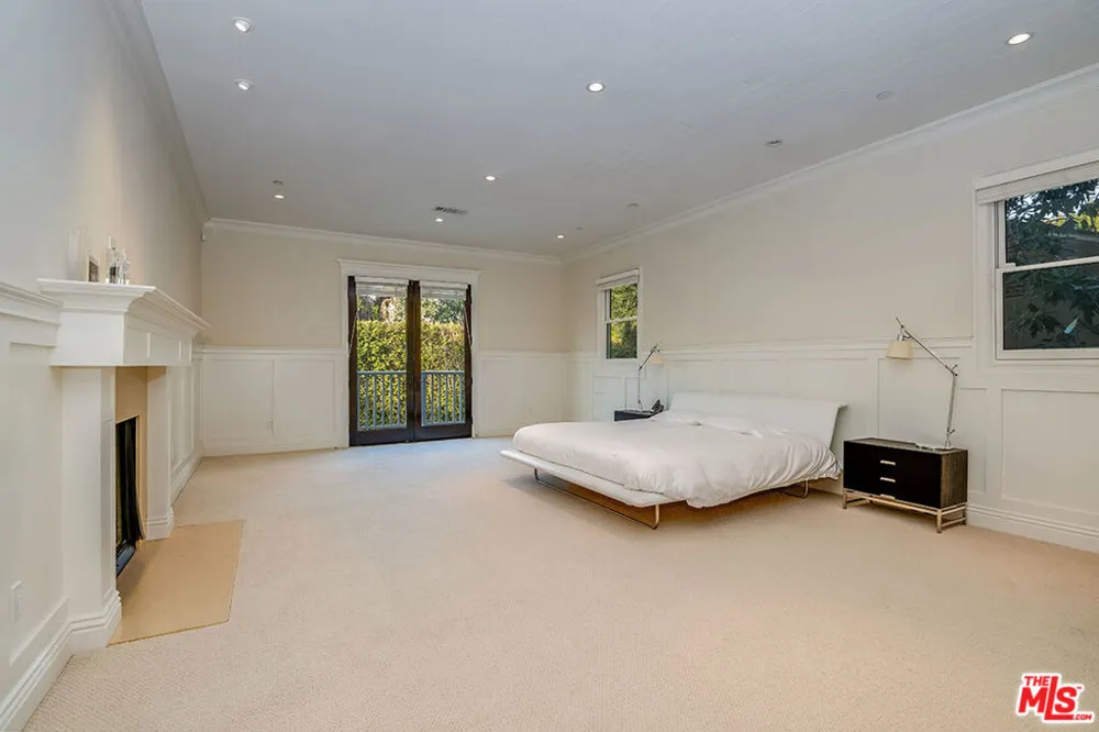 10161 VALLEY SPRING LANE Toluca Lake, CA 91602