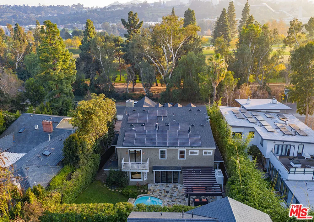 10161 VALLEY SPRING LANE Toluca Lake, CA 91602