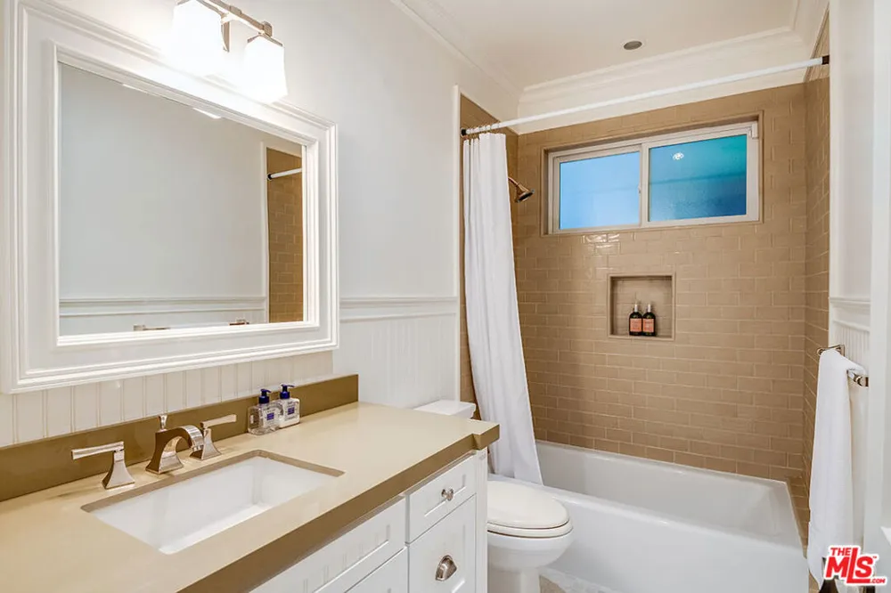 10161 VALLEY SPRING LANE Toluca Lake, CA 91602