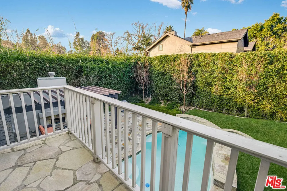 10161 VALLEY SPRING LANE Toluca Lake, CA 91602