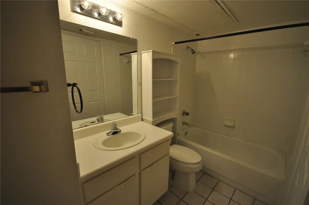 501 W 26th Street #222 Austin, TX 78705
