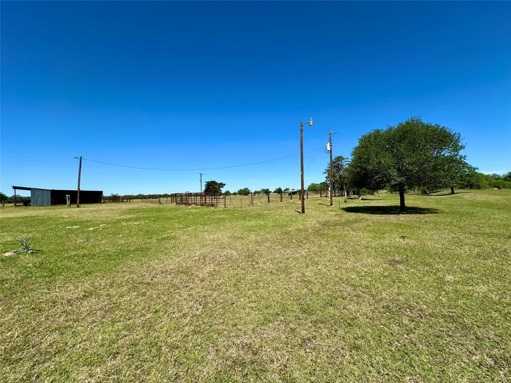 924 Hwy 95 S Smithville, TX 78957