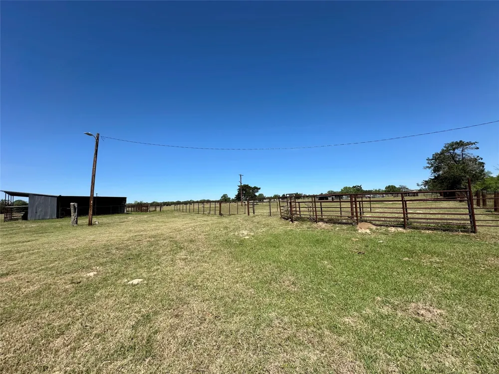 924 Hwy 95 S Smithville, TX 78957