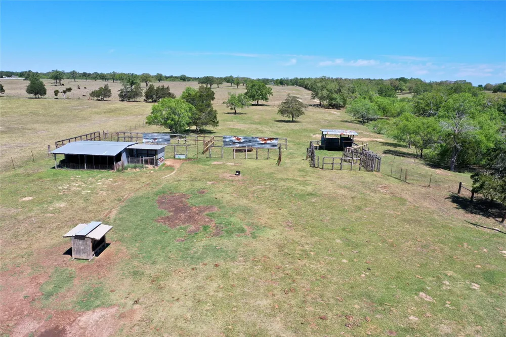 924 Hwy 95 S Smithville, TX 78957