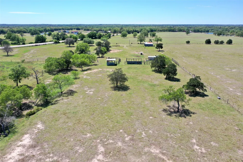 924 Hwy 95 S Smithville, TX 78957
