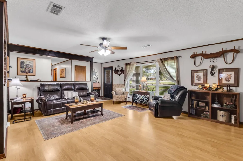 209 Camden Road Chester, TX 75936