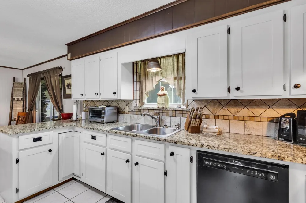 209 Camden Road Chester, TX 75936