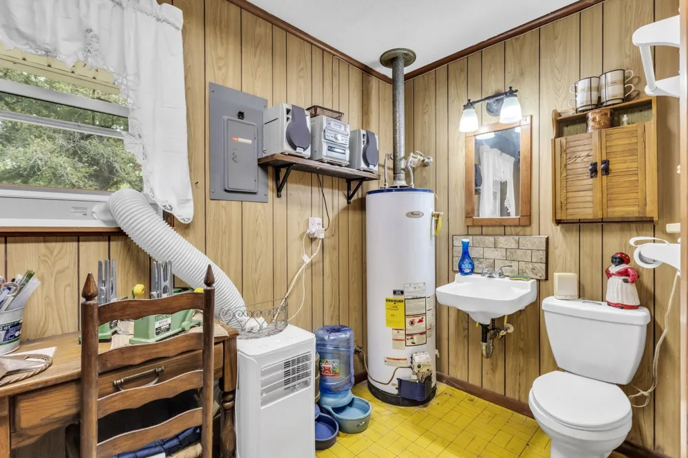209 Camden Road Chester, TX 75936