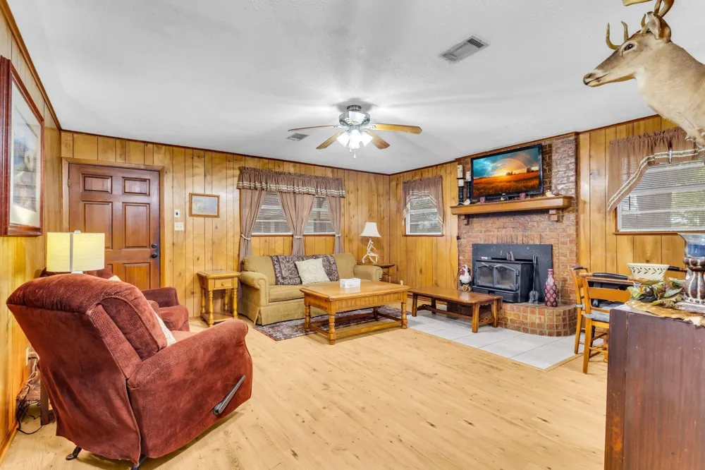 209 Camden Road Chester, TX 75936