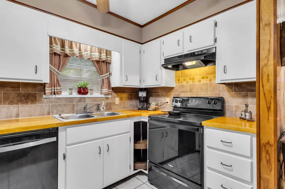 209 Camden Road Chester, TX 75936