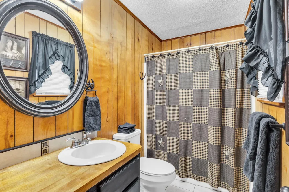 209 Camden Road Chester, TX 75936