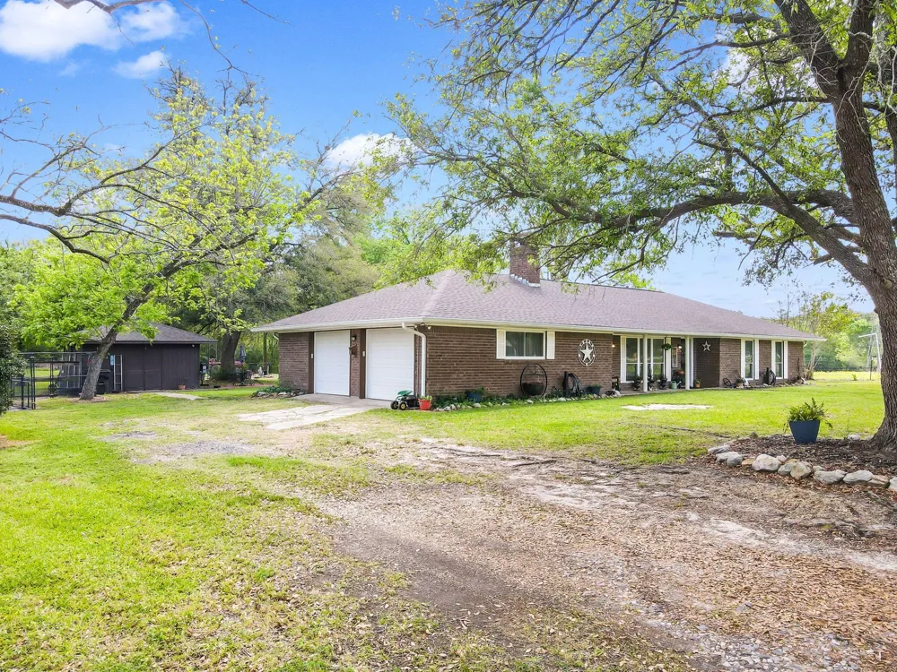 209 Camden Road Chester, TX 75936