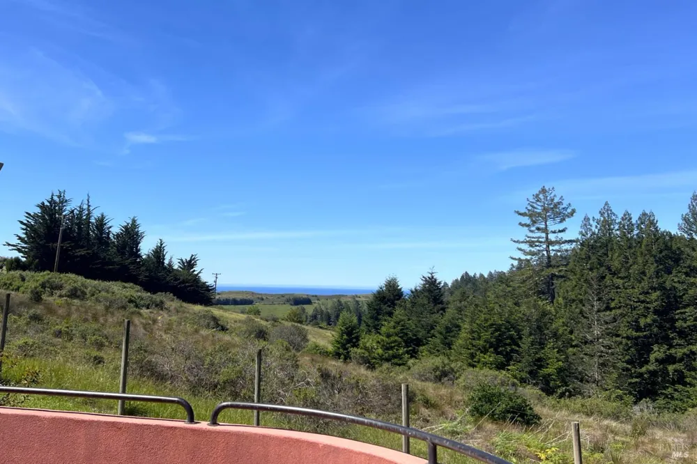 2045 Muniz Ranch Road Jenner, CA 95450