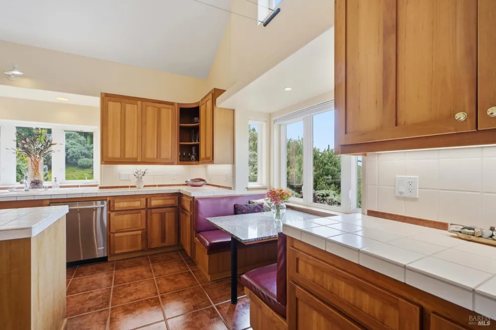 2045 Muniz Ranch Road Jenner, CA 95450
