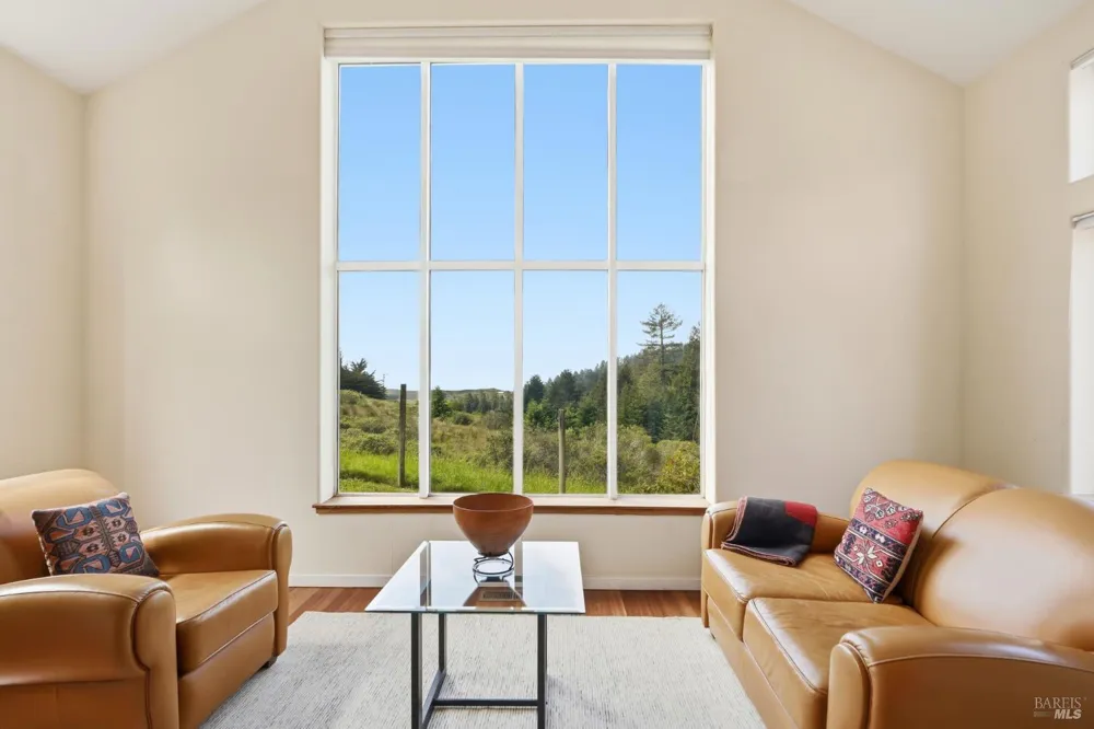 2045 Muniz Ranch Road Jenner, CA 95450