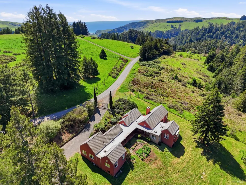 2045 Muniz Ranch Road Jenner, CA 95450
