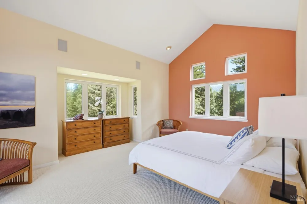2045 Muniz Ranch Road Jenner, CA 95450
