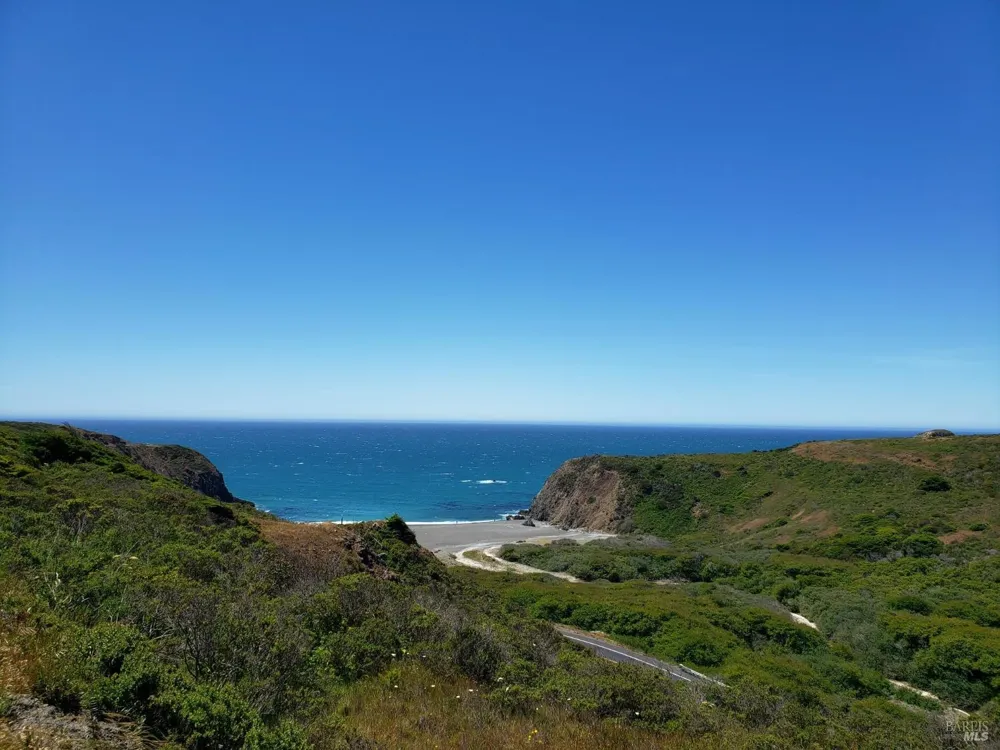 2045 Muniz Ranch Road Jenner, CA 95450