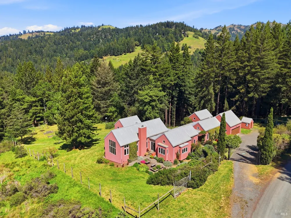 2045 Muniz Ranch Road Jenner, CA 95450