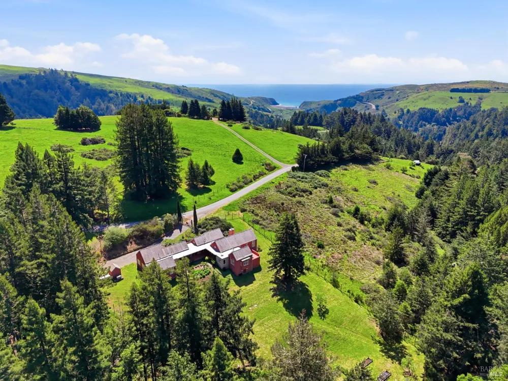 2045 Muniz Ranch Road Jenner, CA 95450