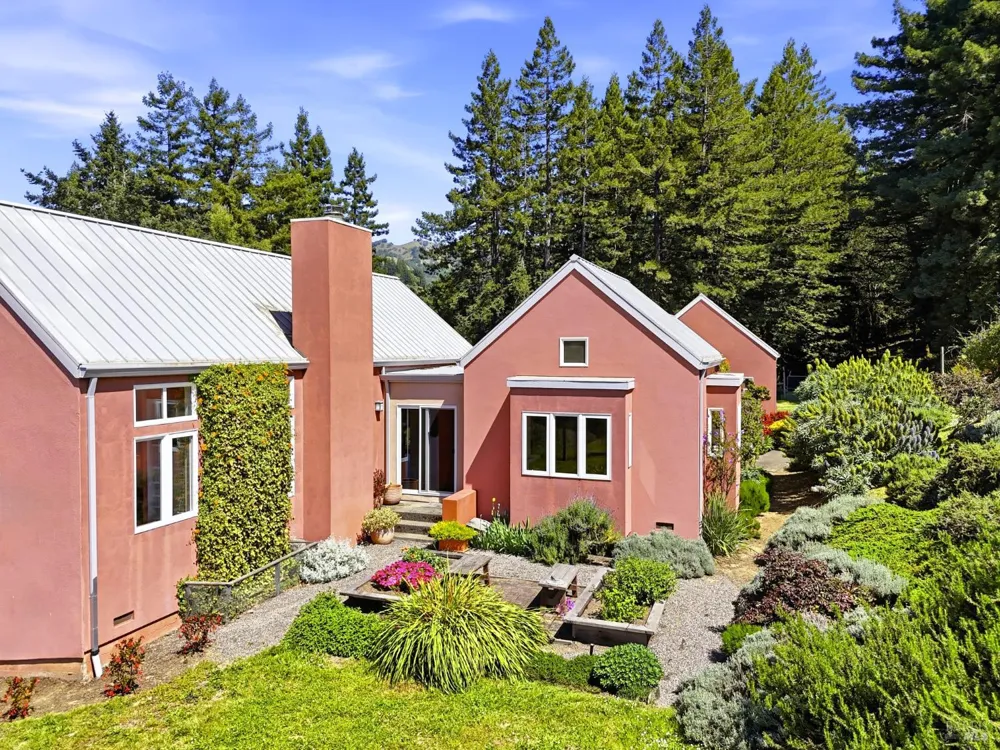 2045 Muniz Ranch Road Jenner, CA 95450