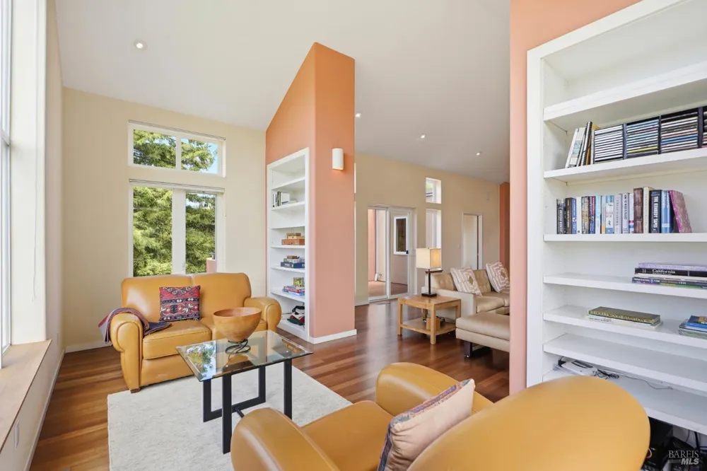 2045 Muniz Ranch Road Jenner, CA 95450