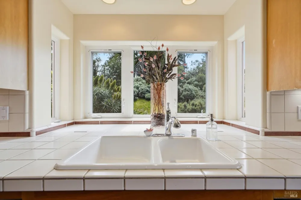 2045 Muniz Ranch Road Jenner, CA 95450