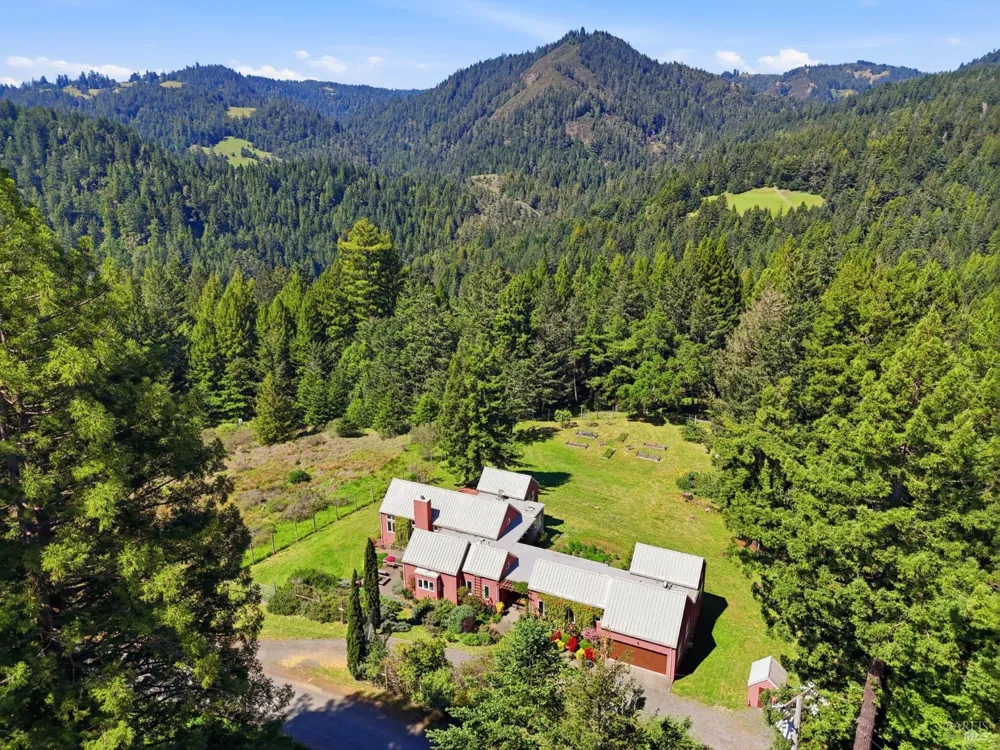 2045 Muniz Ranch Road Jenner, CA 95450