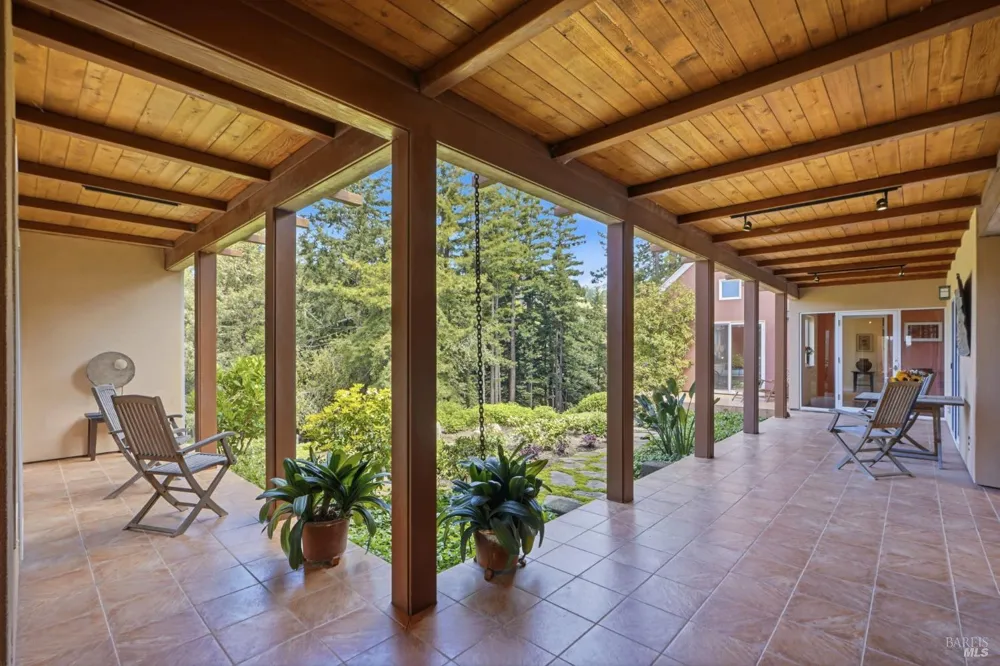 2045 Muniz Ranch Road Jenner, CA 95450