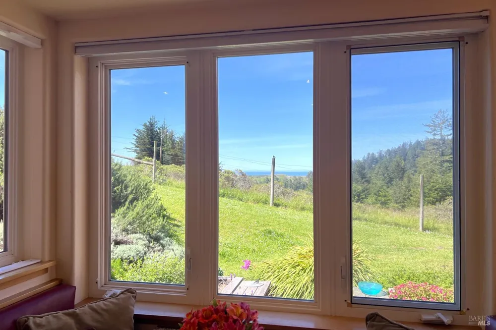 2045 Muniz Ranch Road Jenner, CA 95450
