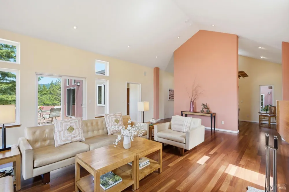 2045 Muniz Ranch Road Jenner, CA 95450
