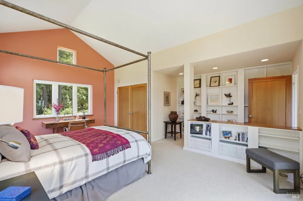 2045 Muniz Ranch Road Jenner, CA 95450